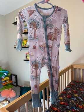 Lazy Bones Winnie the Pooh bamboo zippy